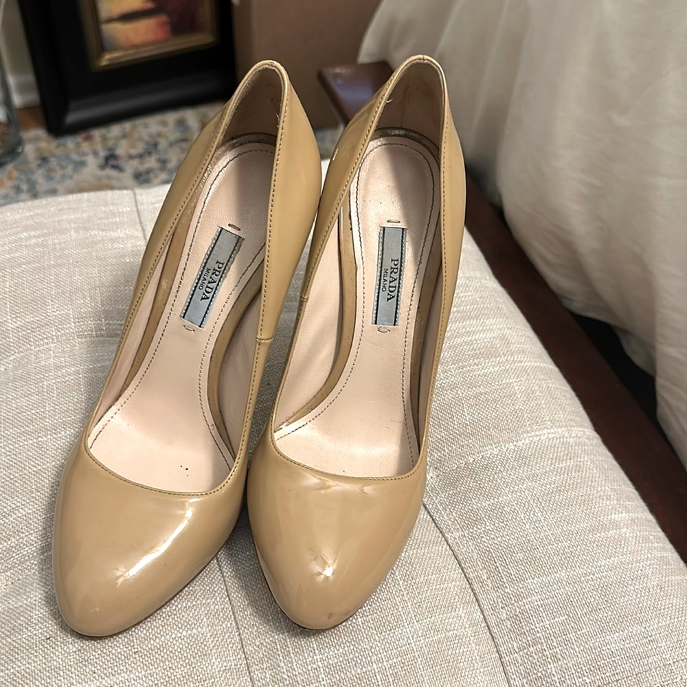 Prada Runway Sexy Hot Rod nude patent leather pumps size 37.5 or 7 Retail $795